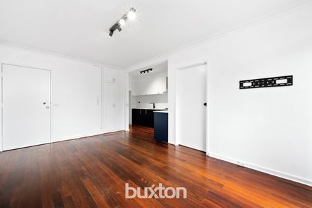Trendy Beachside Abode with Tandem Car space - Photo 4