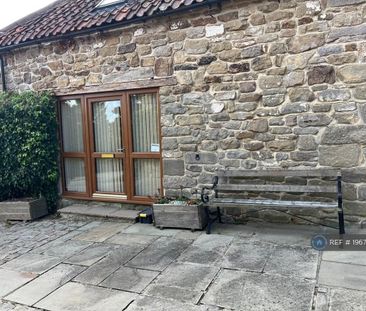 3 bedroom semi-detached house to rent - Photo 2
