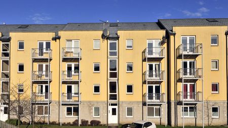 2 bedroom apartment to rent - Photo 2