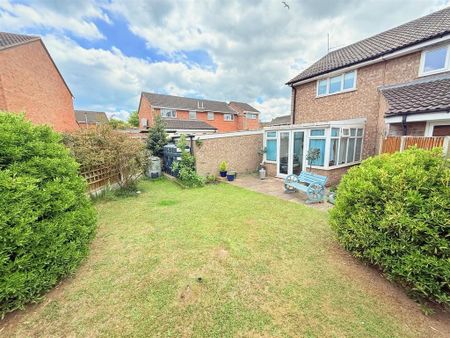 2 bedroom semi-detached house to rent - Photo 2
