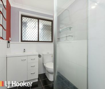 Modern 3 Bedroom Home - Photo 6