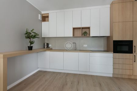 Urzekający apartament z tarasem w sercu miasta - Zdjęcie 4