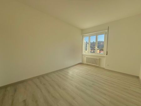 Ampio 4.5 locali ristrutturato a Chiasso - Foto 3