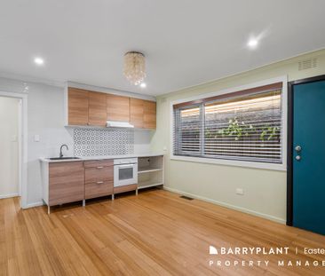 Spacious Home in a Convenient Mitcham Location - Photo 6