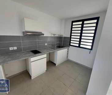 Location Appartement 3 pièces 65m² LE TAMPON 97430 - Photo 3