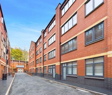 Mint Drive, Hockley - Photo 3