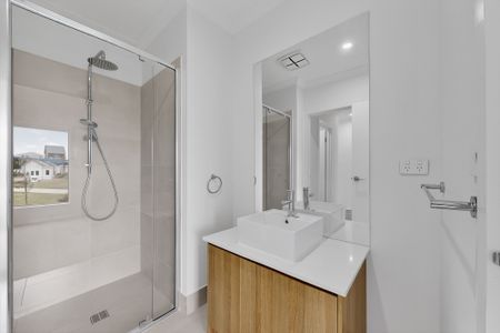 20 Jandakot Walk, Point Cook VIC 3030 - House For Rent | Domain - Photo 2