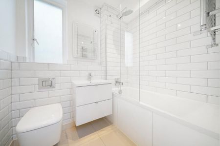 4 bedroom end of terrace house to rent - Photo 3