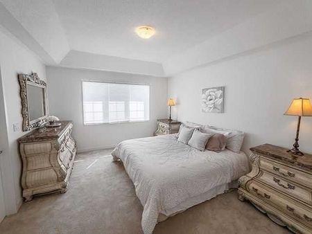 For Lease - 204 Bennett Street, Newmarket, Ontario - Photo 2