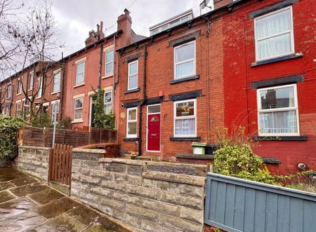 2 bedroom terraced house to rent - Photo 3