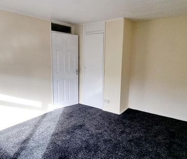 2 bedroom semi-detached house to rent - Photo 6