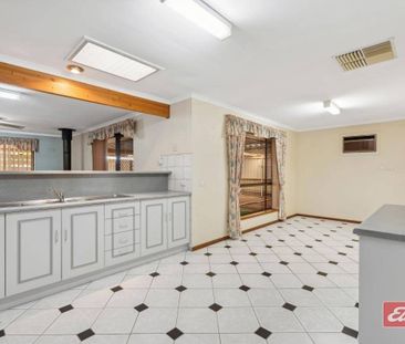 Neat and Tidy 3 Bedroom Home - Photo 6