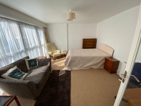 Studio to rent - Photo 3