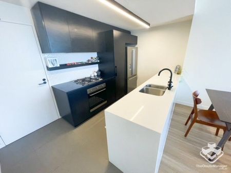 FULLY FURNISHED LUXURY ONE BEDROOM APARTMENT IN WEST END - Photo 3