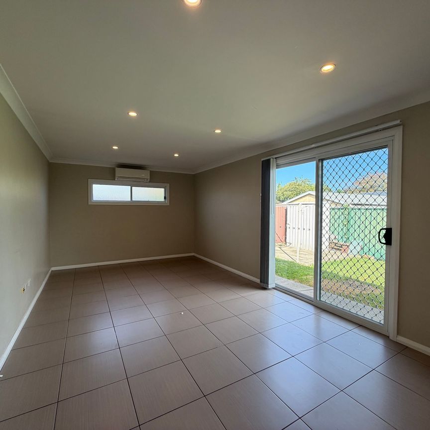 Comfy Granny Flat In St Marys - Photo 1