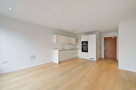 Thoughtfully curated throughout, this exceptional apartment exudes modern elegance and an effortless sense of openness, creating an inviting atmosphere from the very first impression. - Photo 3