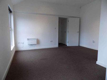 Flat B, Sheffield Road, Hoyland Common, S74 - Photo 2