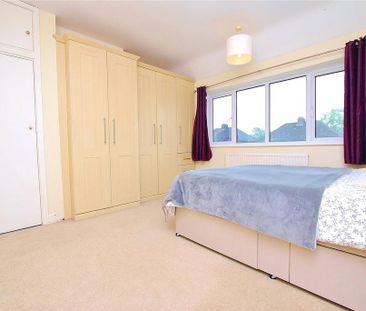4 bedroom semi-detached house to rent - Photo 3