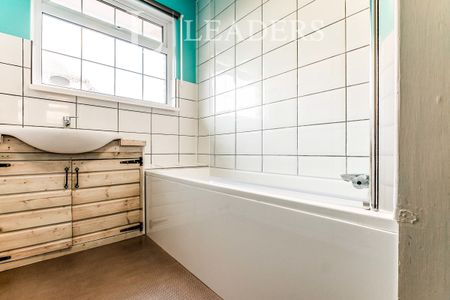 4 bedroom house to rent Richmond Road, Worthing, BN11 - Photo 3