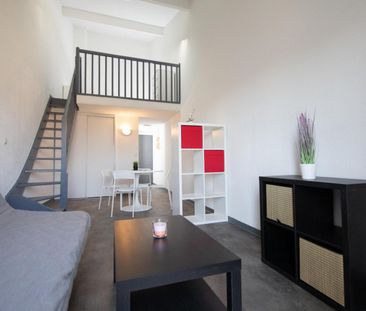 T2 de 28 à 35m² équipé et meublé - Photo 5