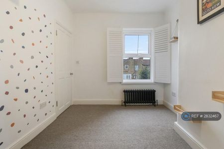 3 bedroom terraced house to rent - Photo 4