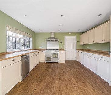 4 bedroom detached house to rent - Photo 5