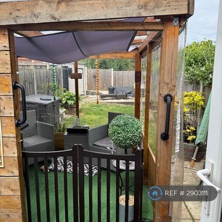 2 bedroom terraced house to rent - Photo 4