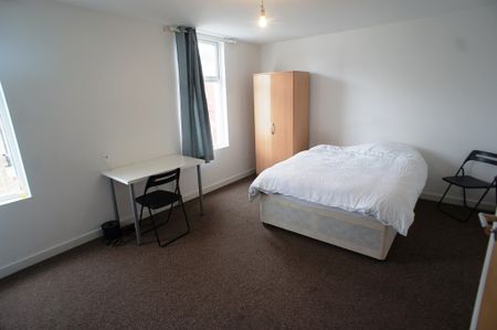 Moira Street, Adamsdown - Photo 2