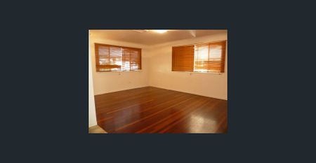 Poolside living - Photo 2