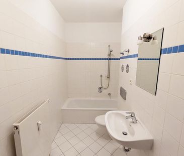 ++ beste Lage: 2-Raum-Wohnung mit Balkon & Einbauküche - Komfort im... - Photo 3