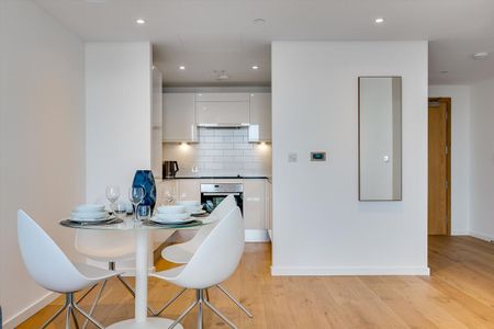 2 bedroom apartment in the heart of White City - Photo 3