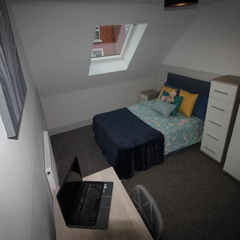 3 bedroom flat to rent - Photo 1