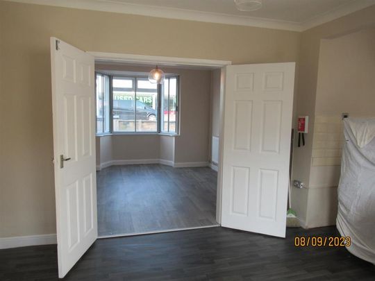 3 bedroom semi-detached house to rent - Photo 1
