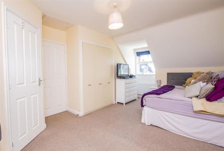 3 bed House - Semi-Detached To Let - Photo 3