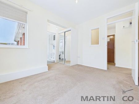 1 bedroom flat to rent - Photo 4