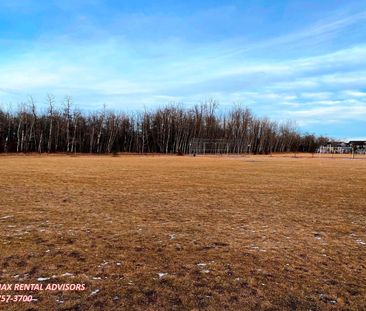 487 Desrochers Boulevard Southwest - Photo 3