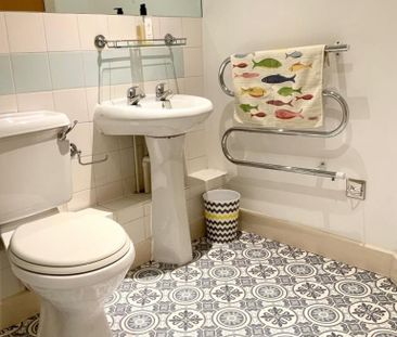 2 bedroom flat to rent - Photo 5