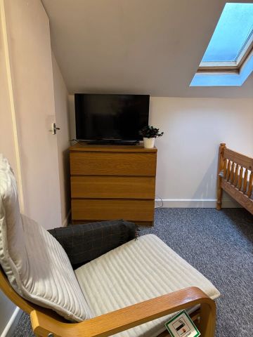 Studio Flat, Tempest Road, LS11 - Photo 5