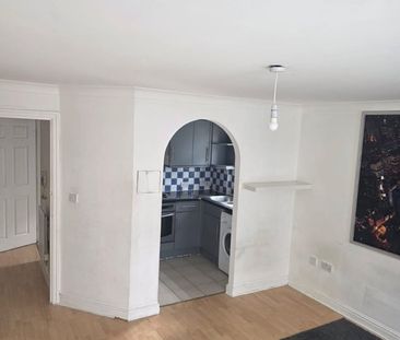 1 Bed Flat, Stanley Road, HA2 - Photo 3