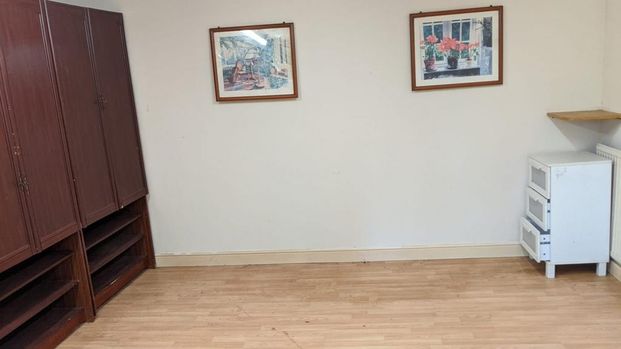 2 bedroom property to rent - Photo 1