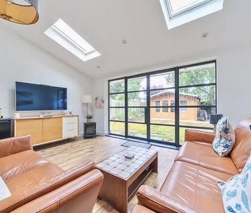 Phillips Crescent, Headley, Bordon, Hampshire, GU35 - Photo 4