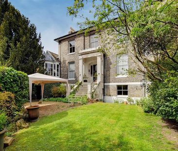 1 bedroom Flat To Let - Photo 2