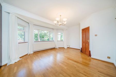 Ballard Close, KT2, London - Photo 2