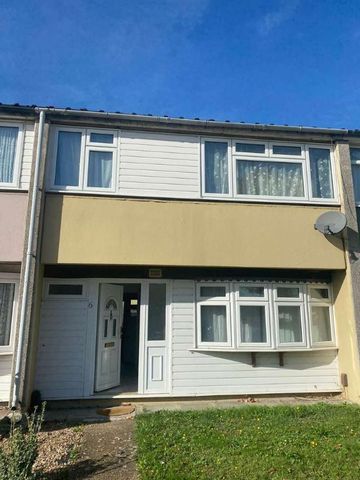 Wivenhoe Road, Barking, IG11 - Photo 2