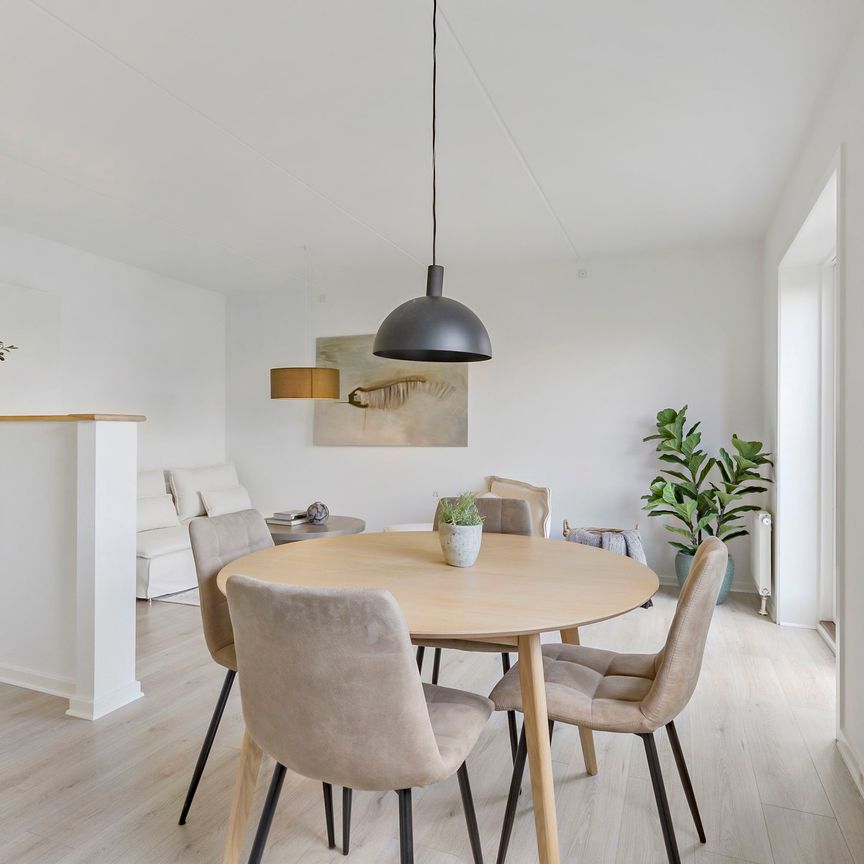 Dejligt rækkehus i Holluf Pile med have og gratis parkering - Foto 1