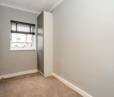 4 bedroom terraced house to rent - Photo 5