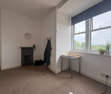1 bedroom in a flat share to rent - Photo 1