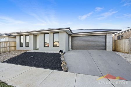 4 Cadillac Wy, Smythes Creek VIC 3351 - Photo 4