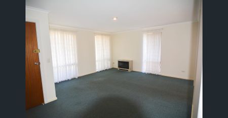 NEAT FAMILY HOME - Photo 2