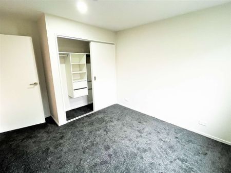 Modern Ground Level Two-Bedroom, One Bathroom Apartment - Photo 4